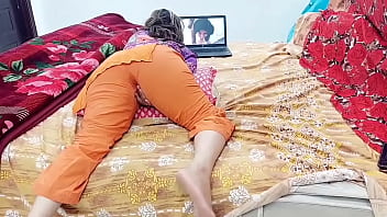 Pakistani Girl Has An Orgasm Watching Porn Movie On Computer